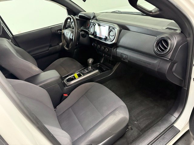 Used 2019 Toyota Tacoma TRD Off-Road AWD/4WD image 35