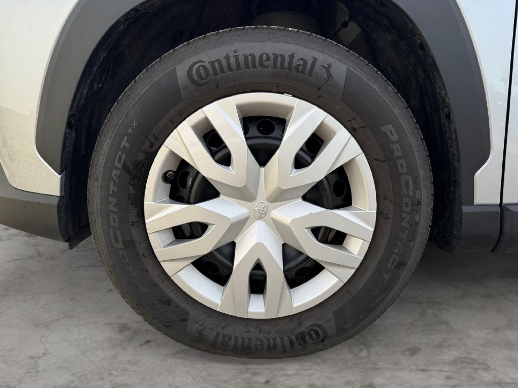 Certified 2024 Toyota Corolla Cross L AWD/4WD image 9