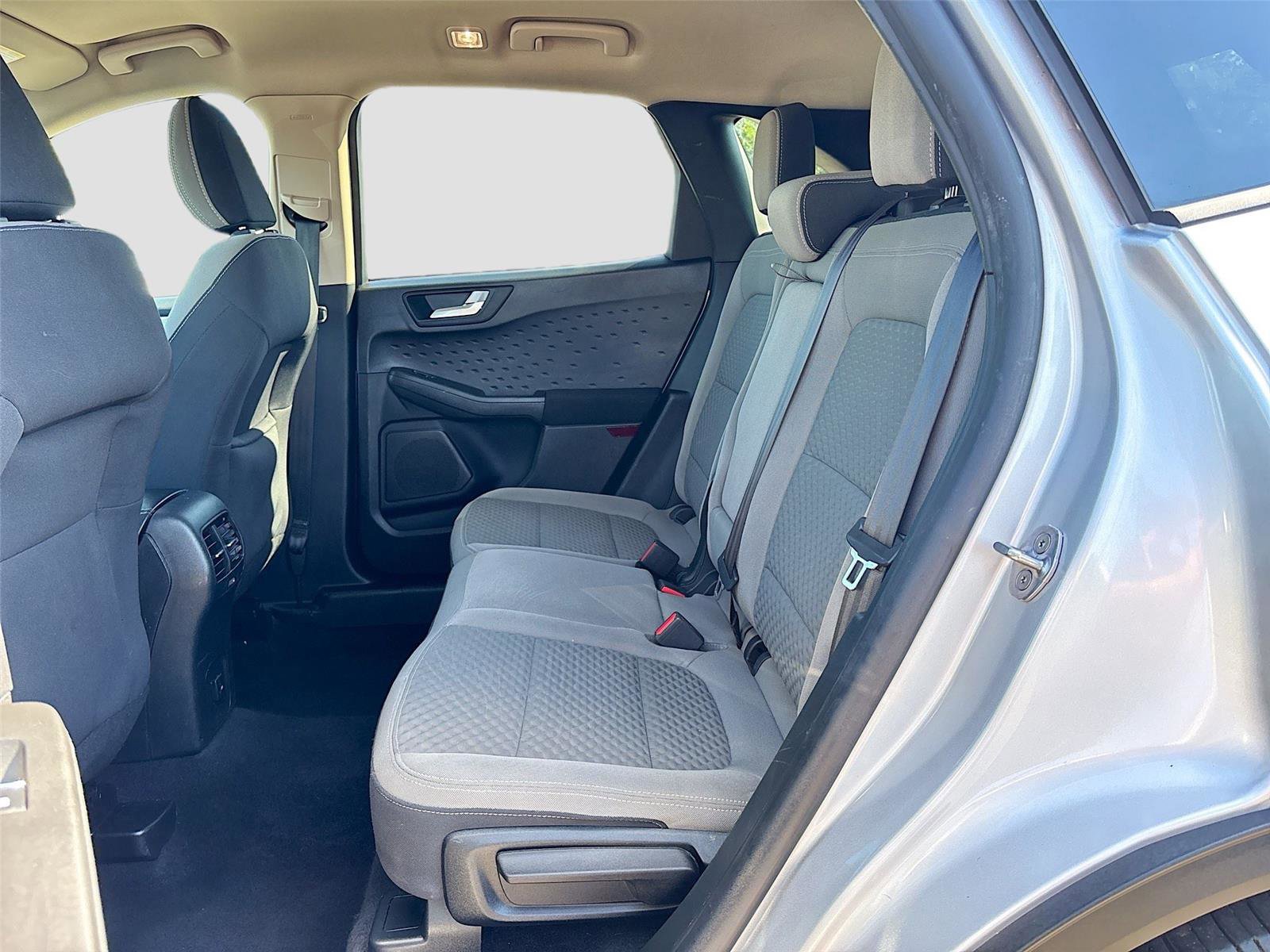 Used 2020 Ford Escape SE image 24