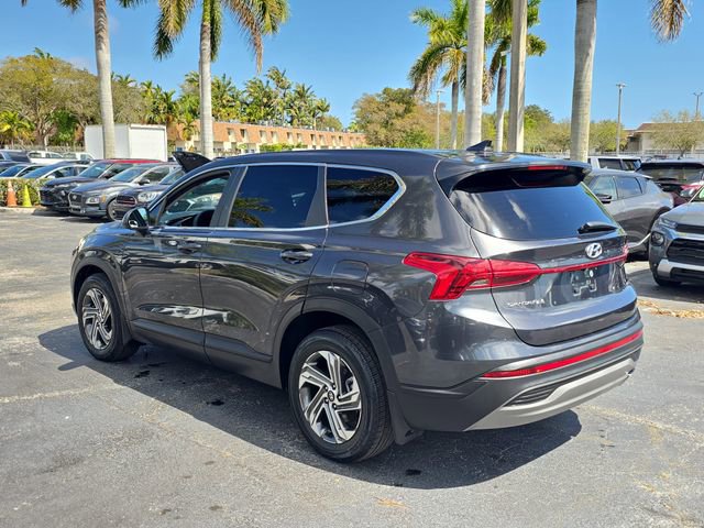 Used 2021 Hyundai Santa Fe SE image 4