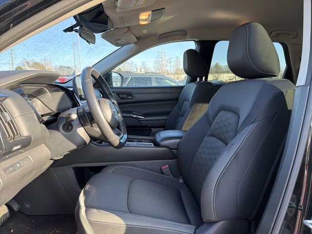 Used 2024 Nissan Pathfinder SV image 8
