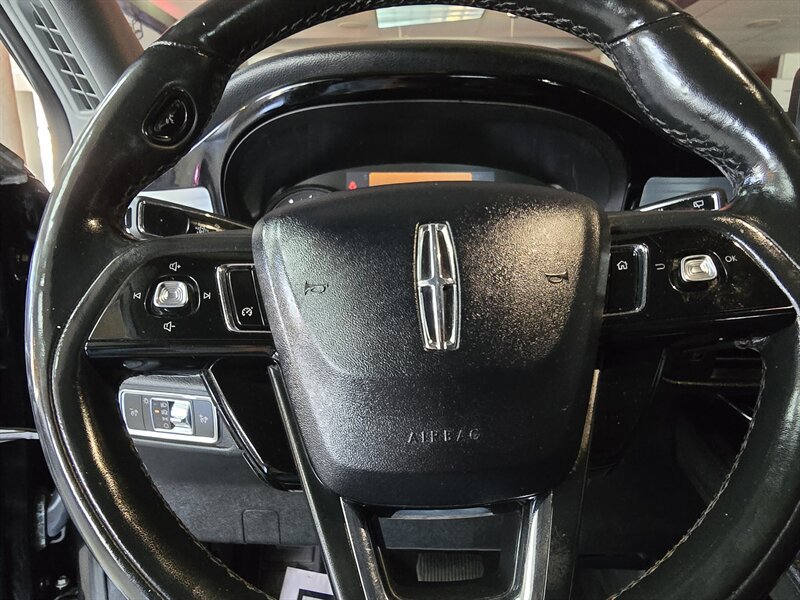 Used 2021 Lincoln Corsair AWD w/ Premium Package image 26