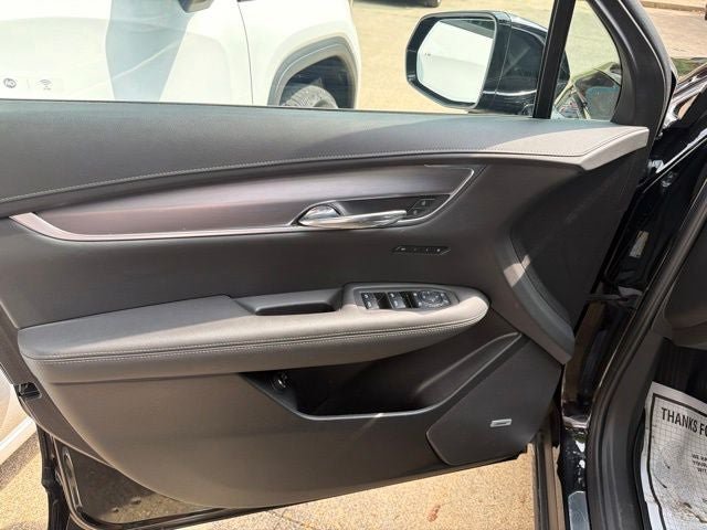 Certified 2025 Cadillac XT6 Luxury AWD/4WD image 7
