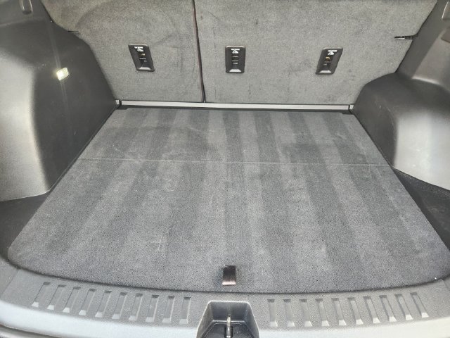 Used 2026 Chevrolet Equinox LT FWD image 32
