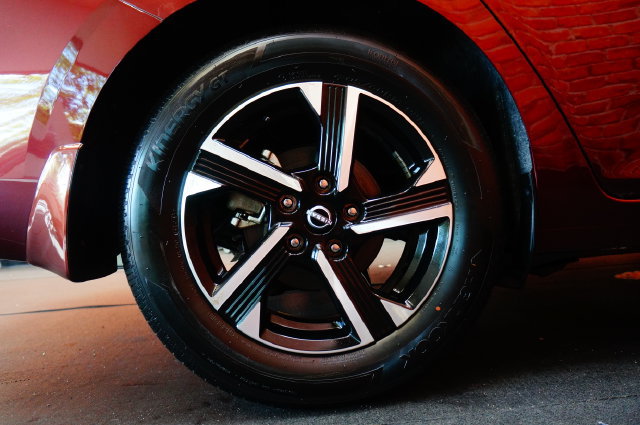 Certified 2024 Nissan Sentra SV FWD image 70