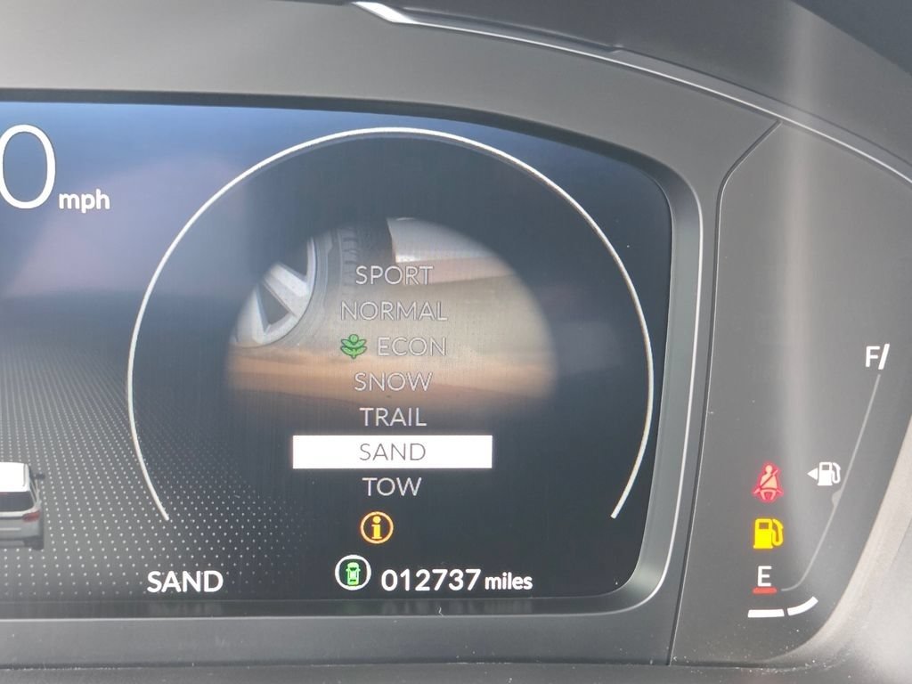Used 2025 Honda Pilot Elite image 19