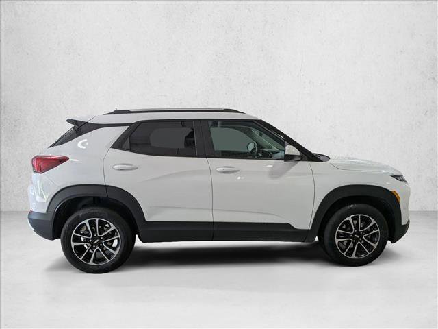 Used 2025 Chevrolet TrailBlazer LT image 4