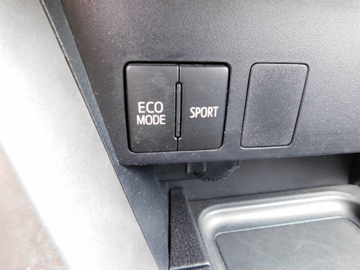 Used 2016 Toyota RAV4 LE AWD/4WD image 16