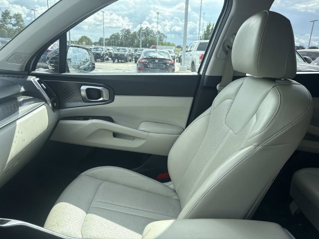 Used 2022 Kia Sorento S FWD image 21