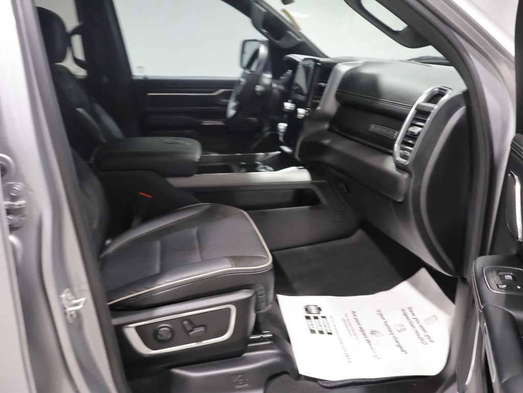 Used 2024 RAM 1500 Laramie AWD/4WD image 22