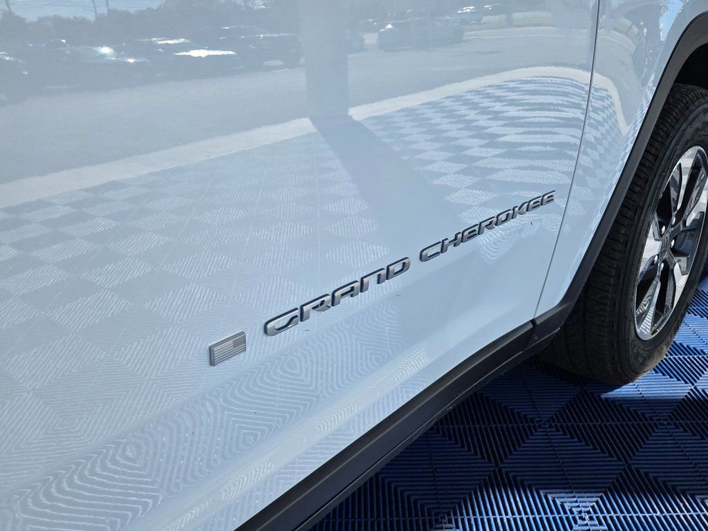 Used 2024 Jeep Grand Cherokee Limited 4xe image 34