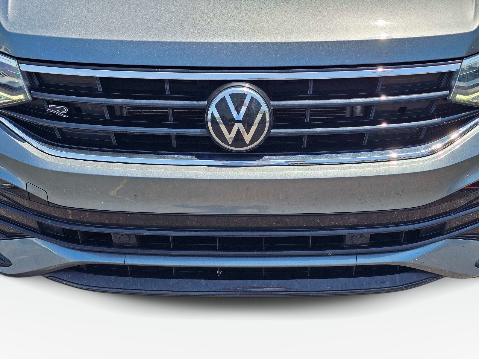 Used 2024 Volkswagen Tiguan SE R-Line AWD/4WD image 3