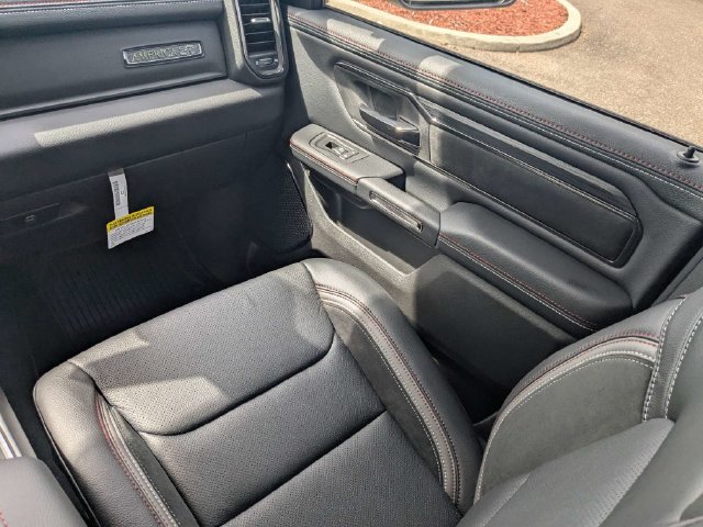 New 2026 RAM 1500 Laramie AWD/4WD image 18