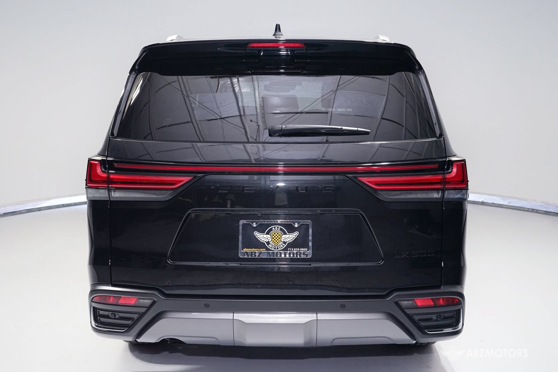 Used 2026 Lexus LX 600 4WD w/ Luxury Package image 7
