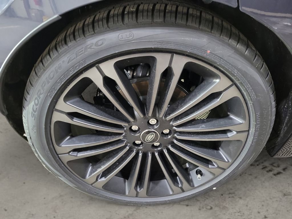 New 2026 Land Rover Range Rover Velar Dynamic SE image 12