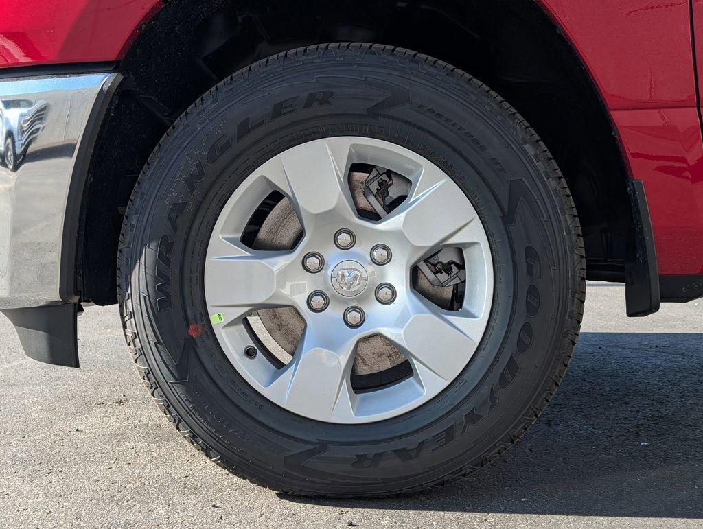 New 2026 RAM 1500 4x4 Crew Cab image 4