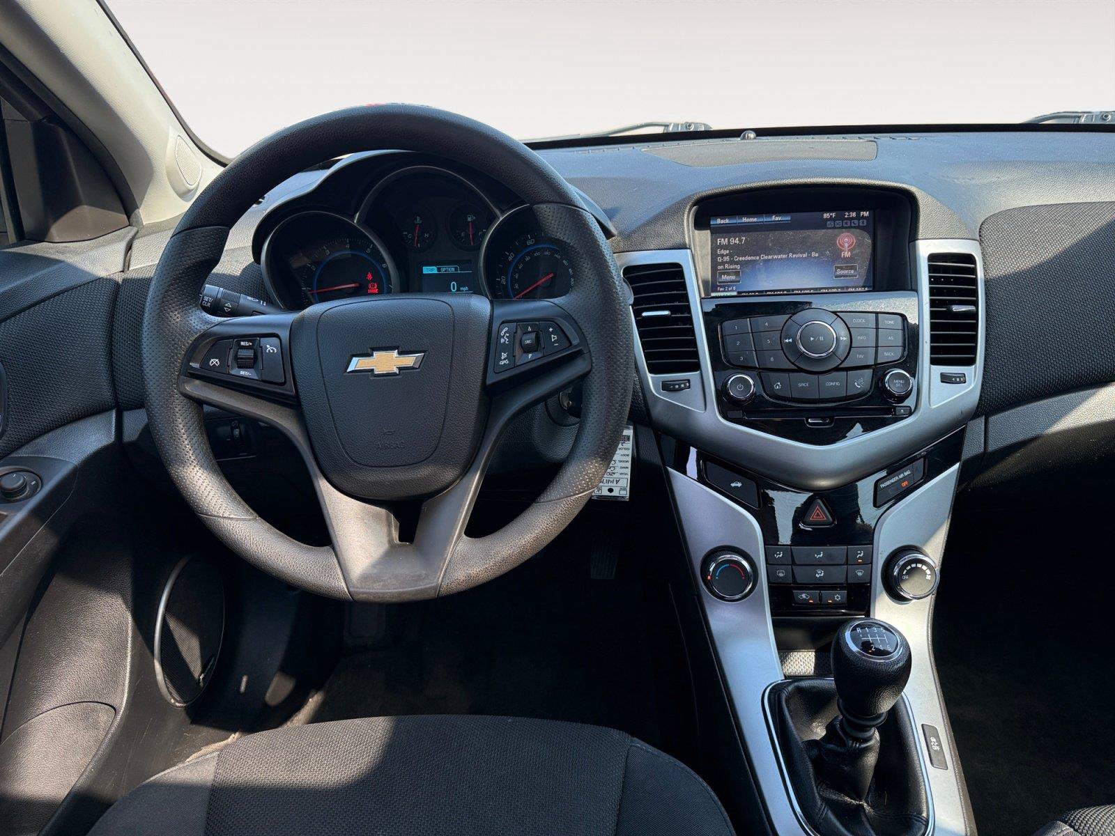 Used 2015 Chevrolet Cruze LT w/ Sun And Sound Package FWD image 13