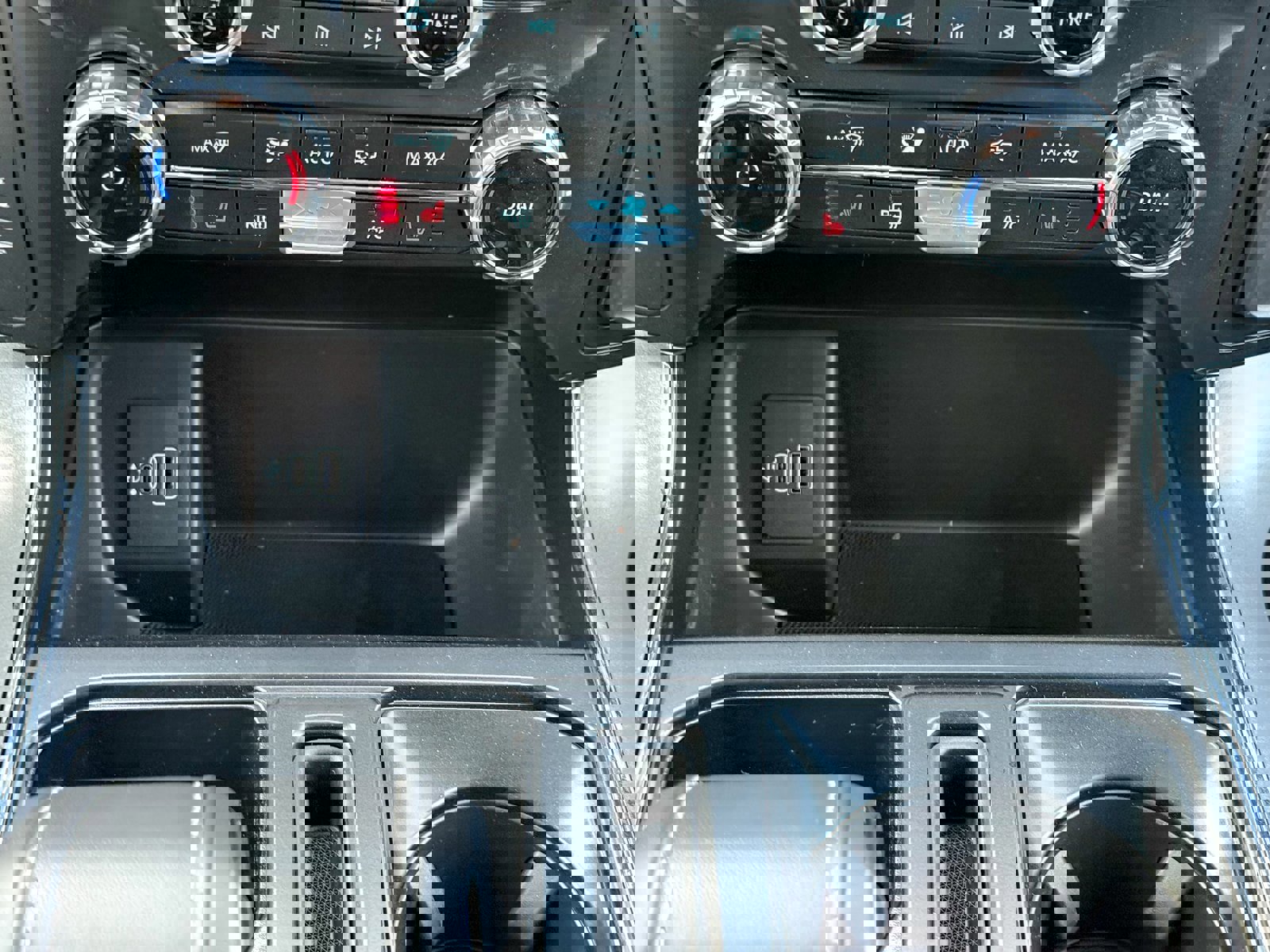 New 2025 Ford F150 Lightning XLT image 49