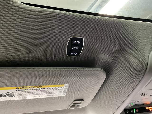 Used 2020 GMC Acadia SLT w/ Driver Alert Package II image 29