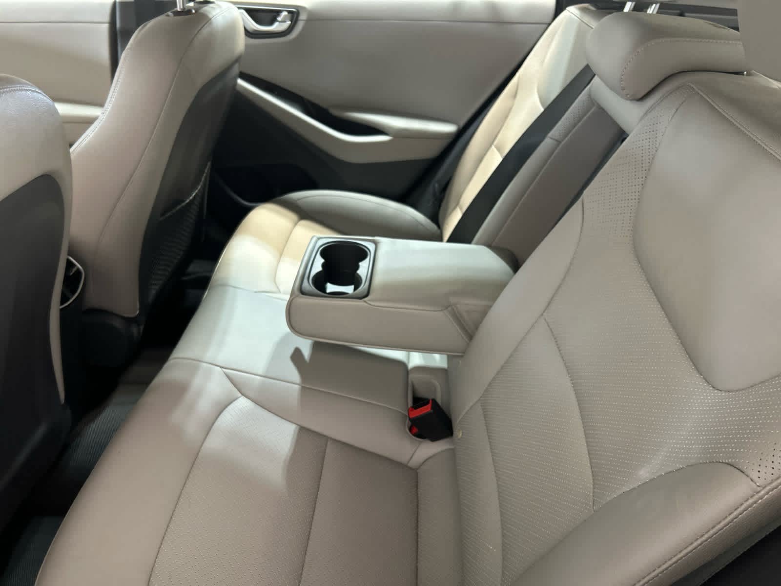 Used 2019 Hyundai Ioniq Limited w/ Ultimate Package 02 FWD image 5