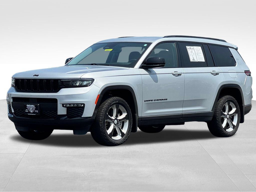 Used 2023 Jeep Grand Cherokee L Limited w/ Black Appearance Package AWD/4WD image 3