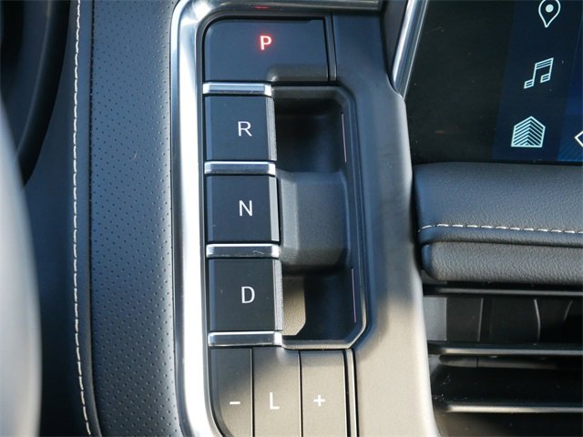 Used 2024 Chevrolet Suburban Premier image 24