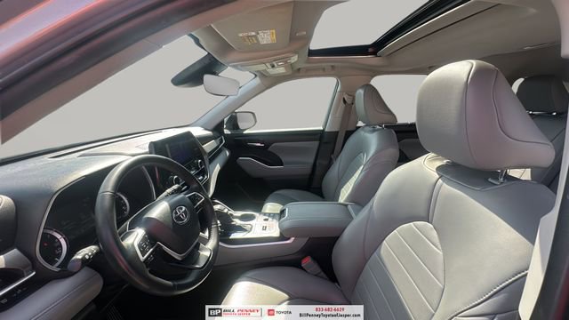 Used 2023 Toyota Highlander XLE image 11