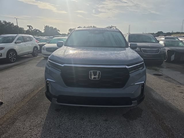 Used 2023 Honda Pilot Touring image 7
