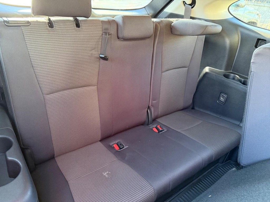 Used 2023 Toyota Highlander LE image 12