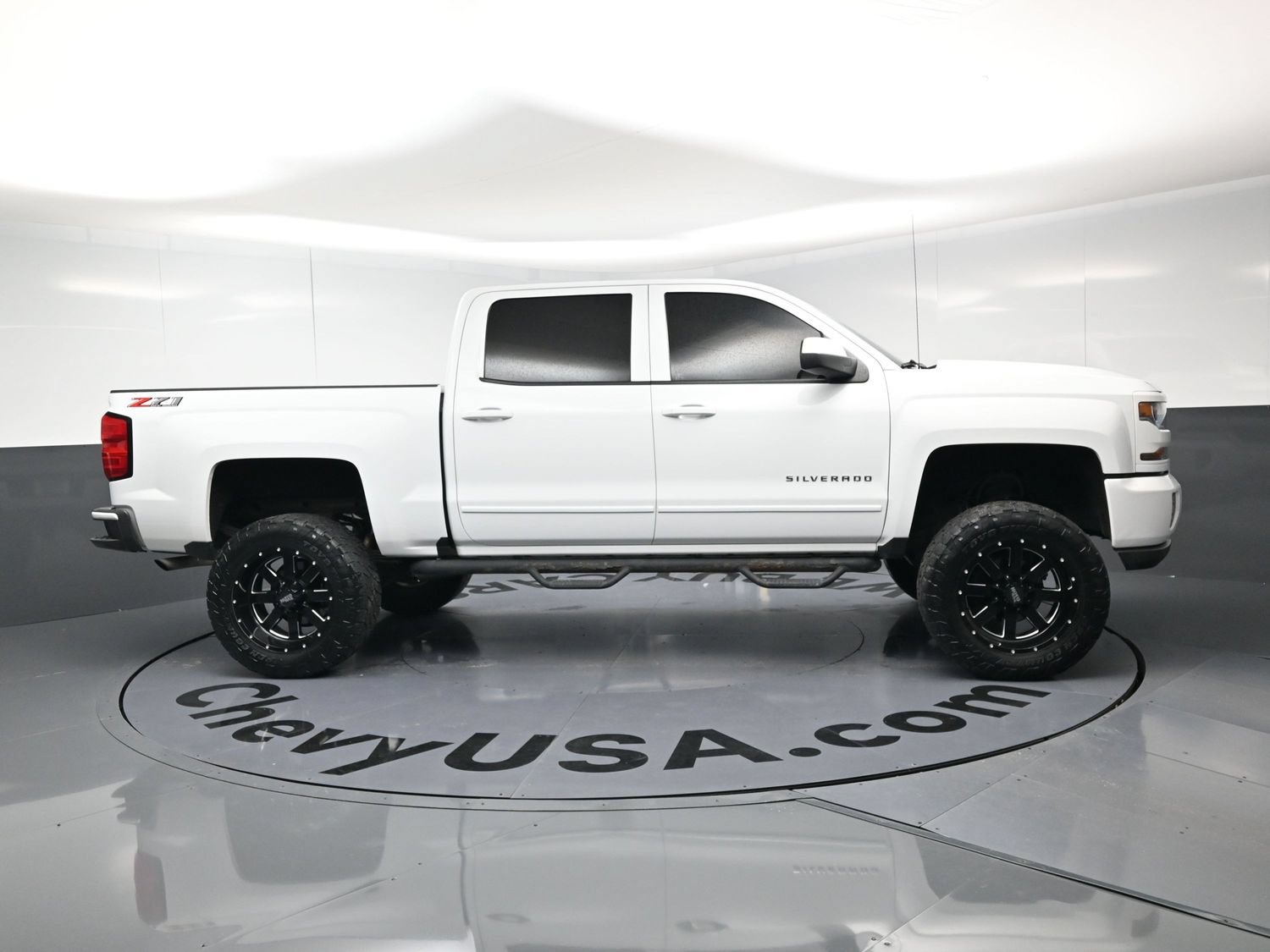Used 2018 Chevrolet Silverado 1500 LT w/ All Star Edition AWD/4WD image 10