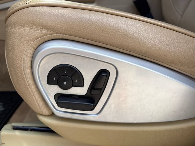 Used 2012 Mercedes-Benz GL 550 4MATIC image 35