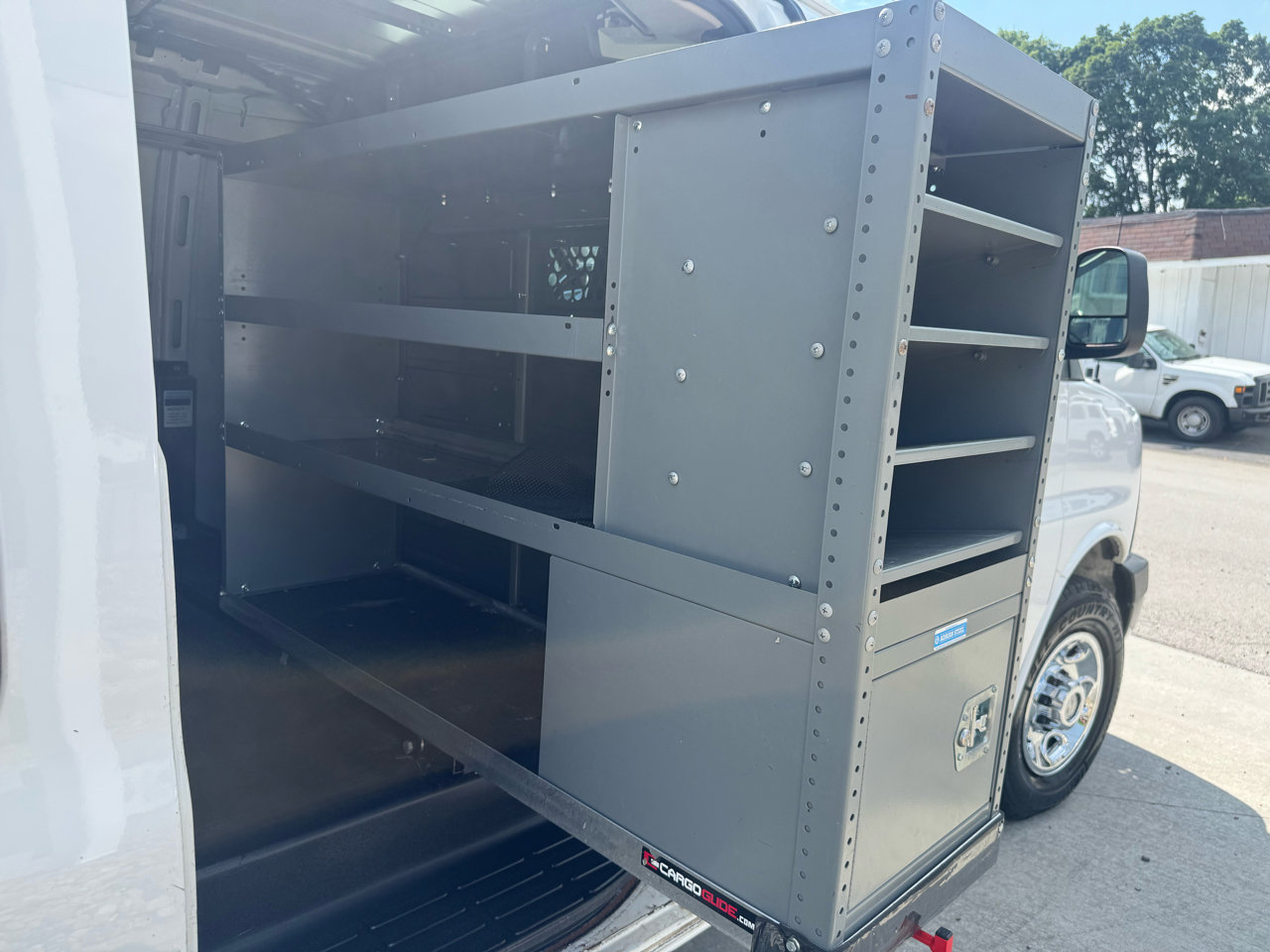 Used 2017 Chevrolet Express 2500 image 19