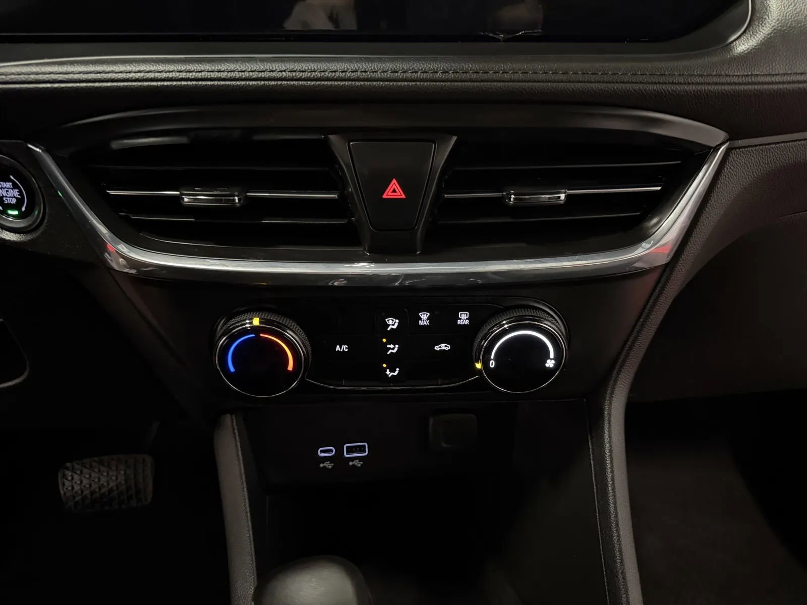 Used 2025 Buick Encore GX Preferred image 32