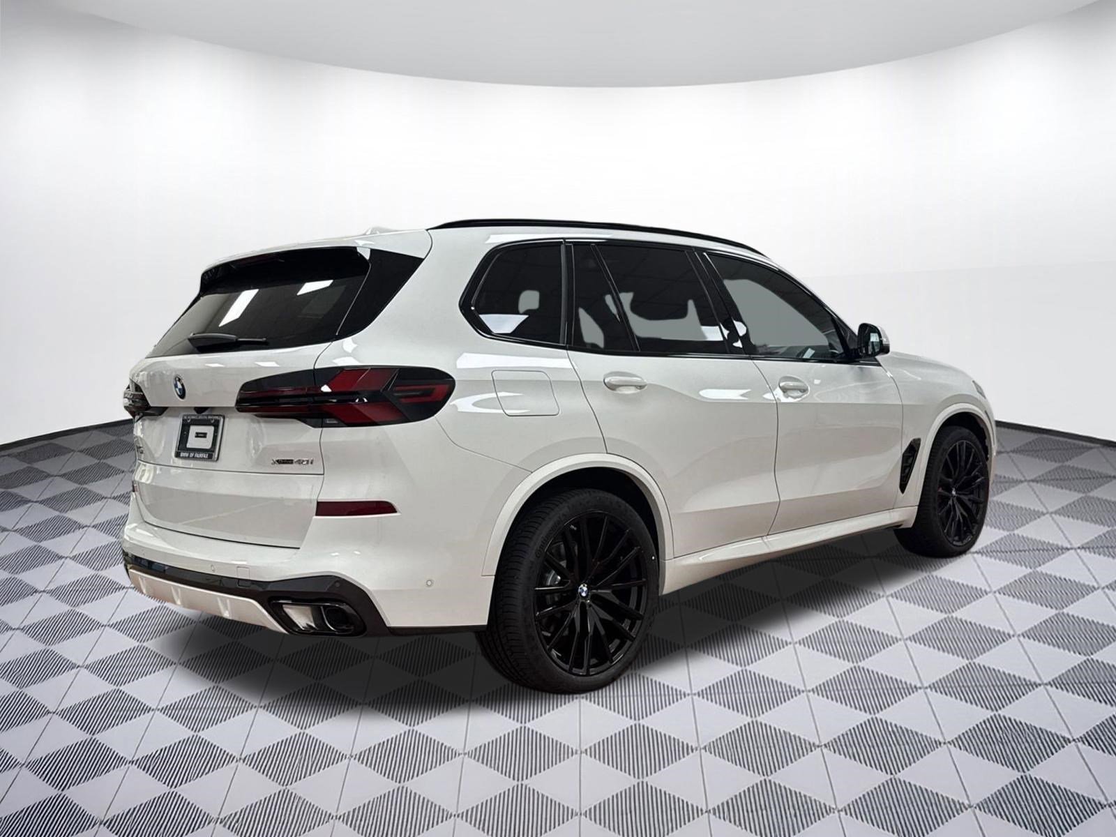 Used 2026 BMW X5 xDrive40i w/ M Sport Package image 9