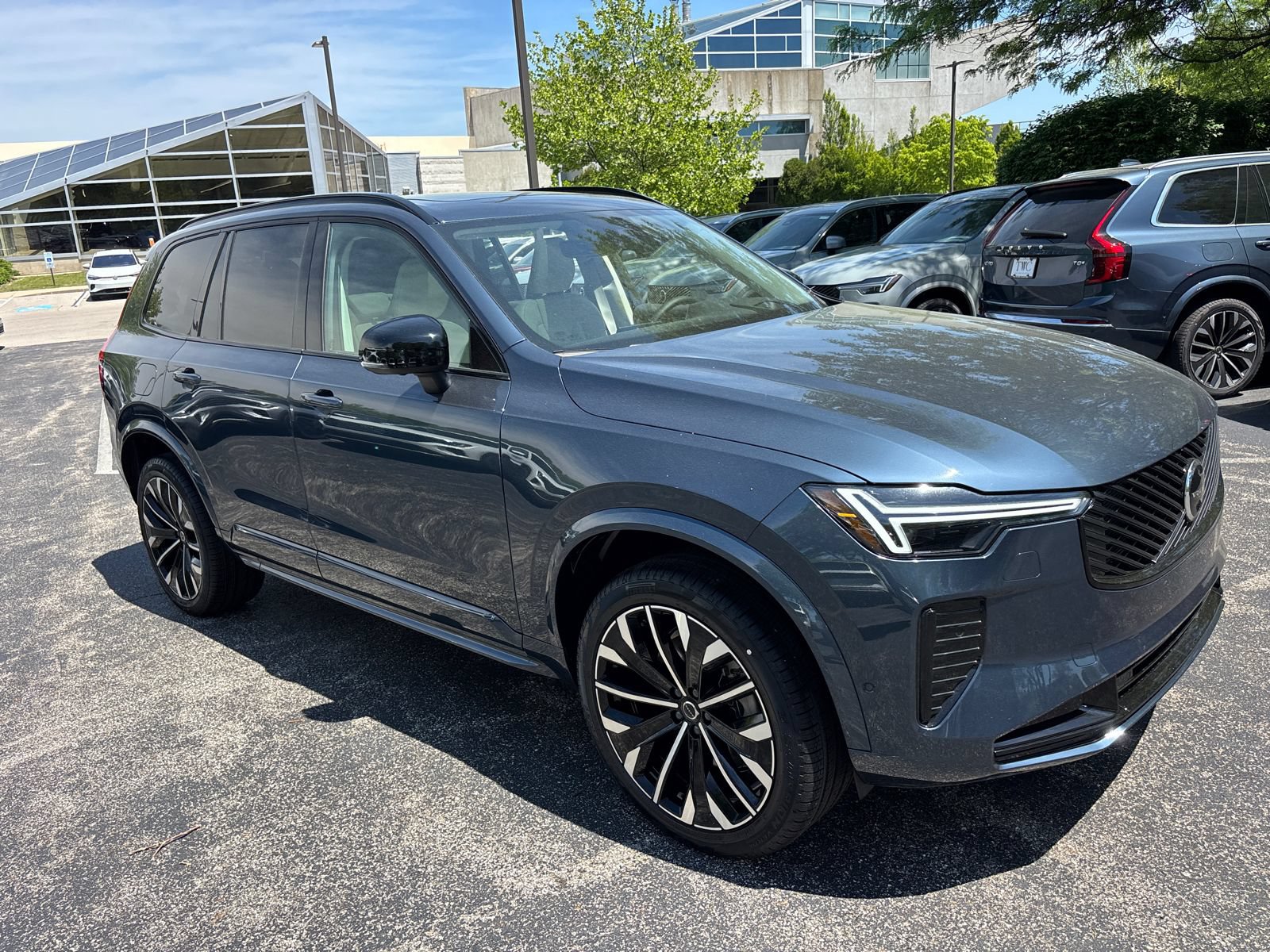 New 2026 Volvo XC90 B6 Ultra w/ Protection Package Premier AWD/4WD image 3
