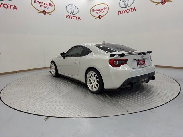 Used 2017 Toyota 86 860 Special Edition RWD image 6