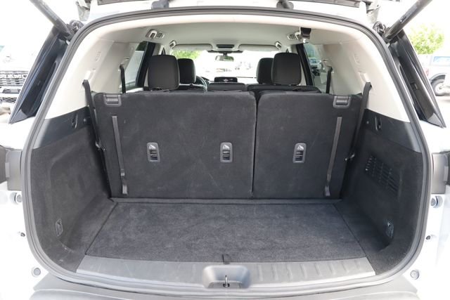 Used 2025 Nissan Pathfinder SV AWD/4WD image 7
