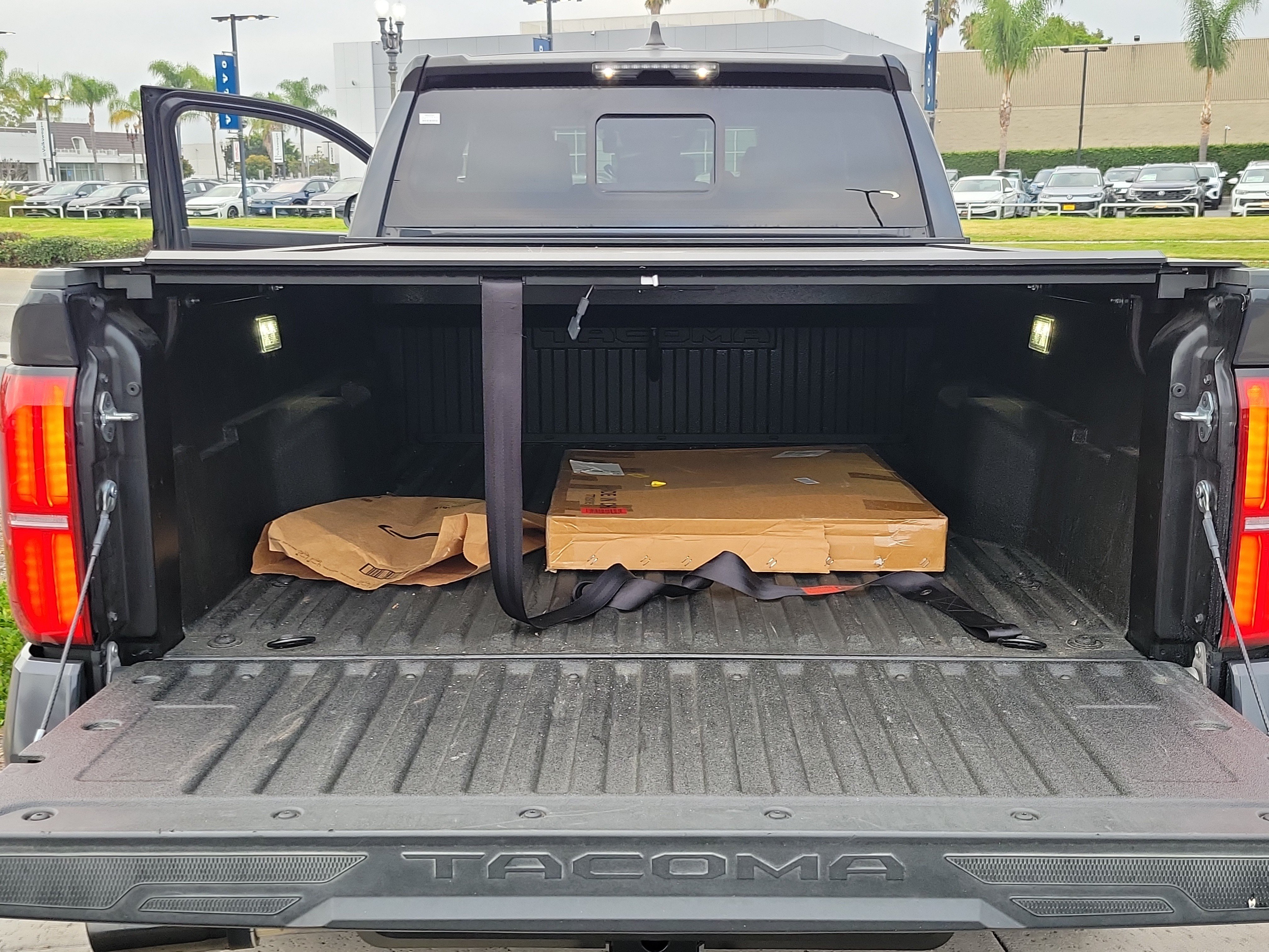 Used 2024 Toyota Tacoma SR5 AWD/4WD image 18