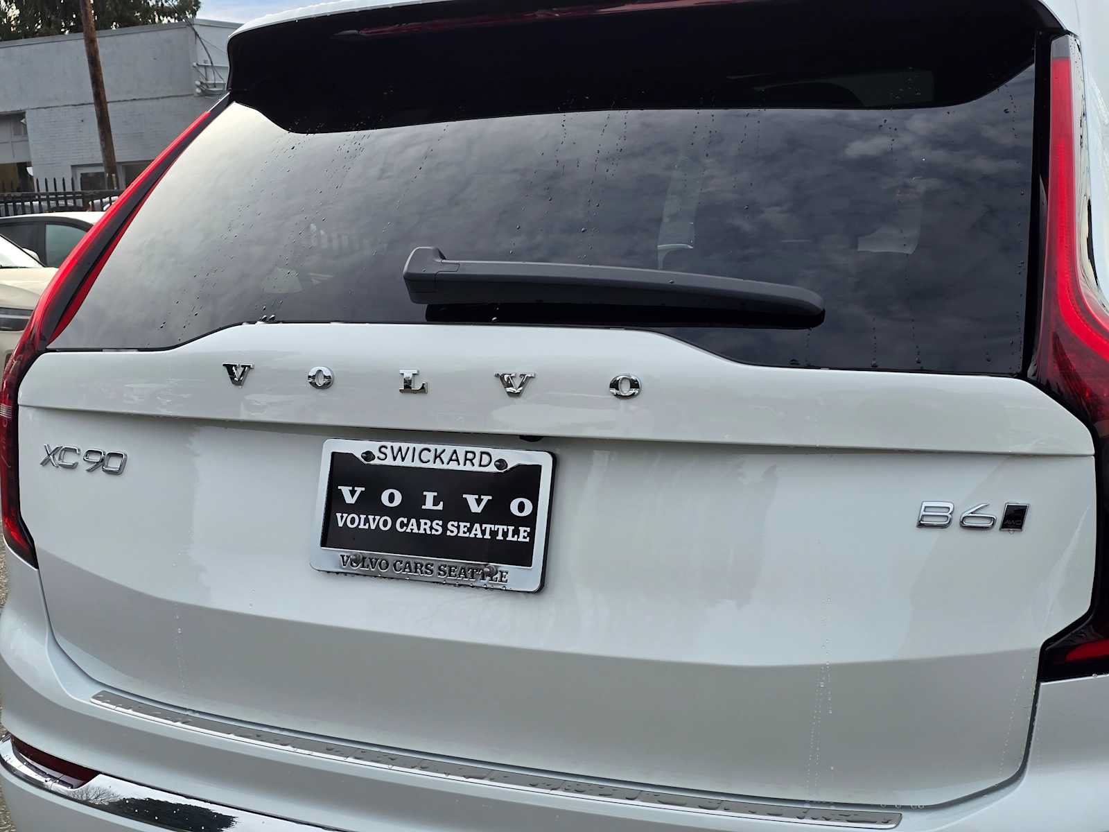 New 2026 Volvo XC90 B6 Plus w/ Protection Package Premier AWD/4WD image 16