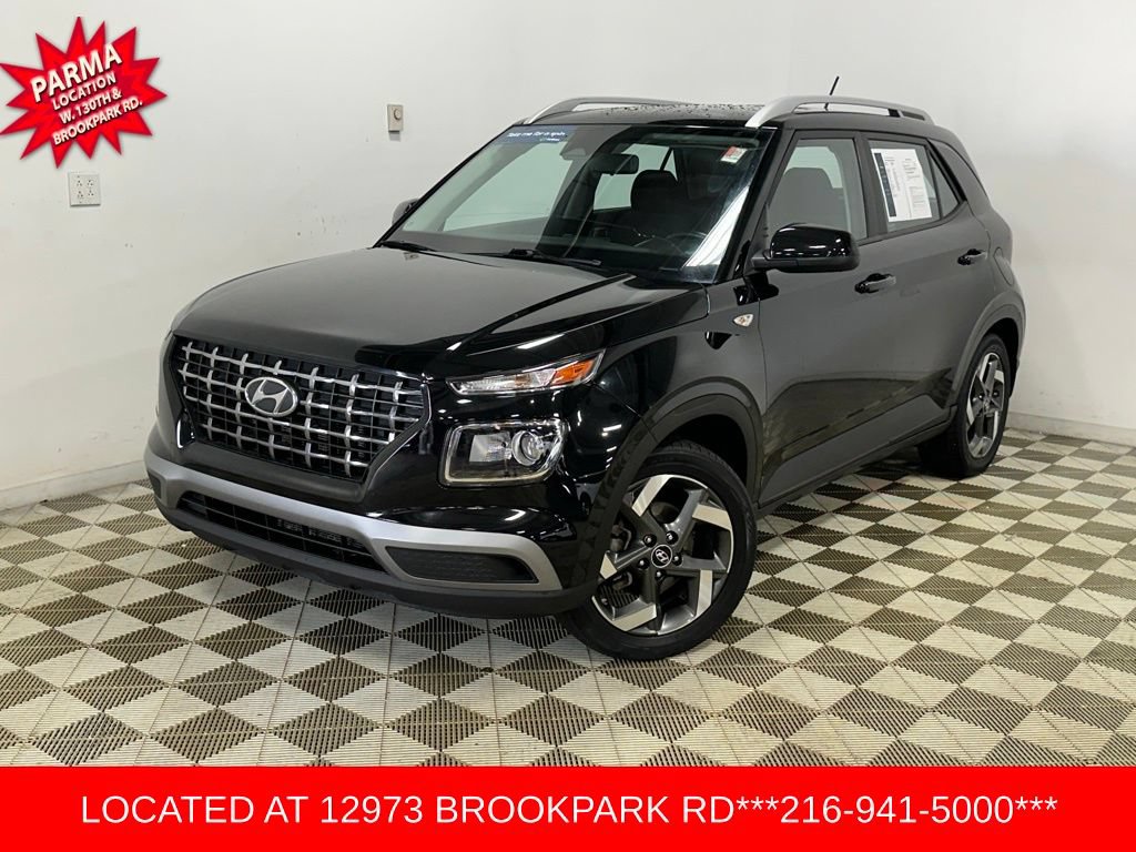Used 2023 Hyundai Venue SEL FWD image 1