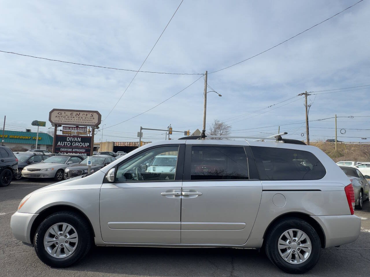 Used 2012 Kia Sedona LX w/ PWR Pkg FWD image 3