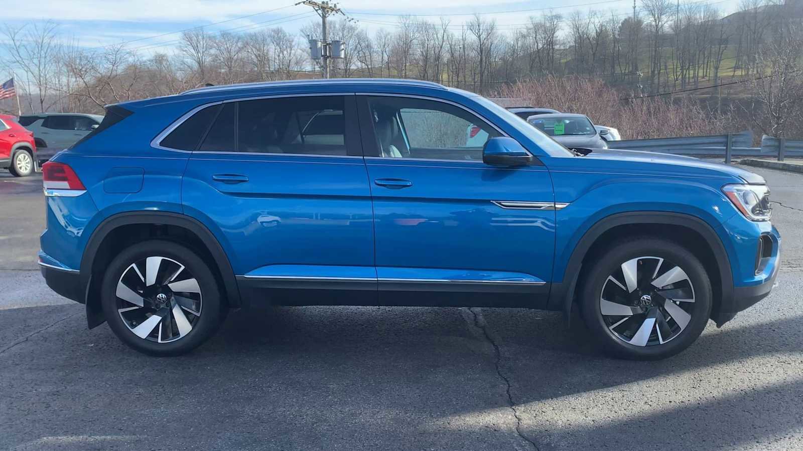 Used 2024 Volkswagen Atlas Cross Sport SEL image 9