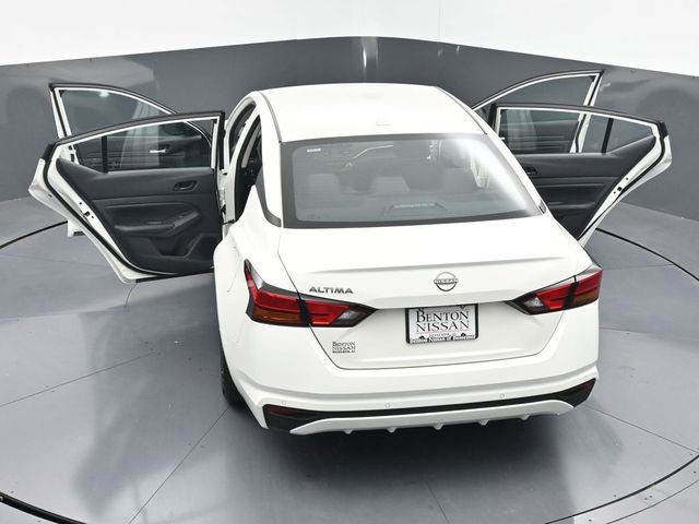 Used 2025 Nissan Altima 2.5 SV FWD image 45