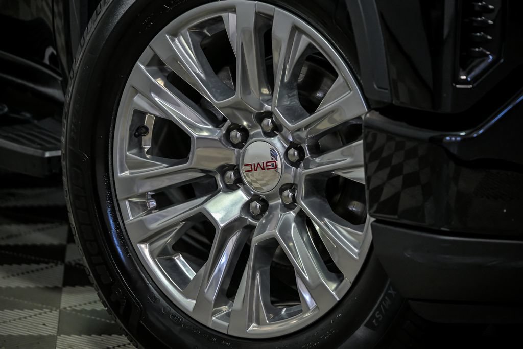 Used 2023 GMC Sierra 1500 Denali AWD/4WD image 3