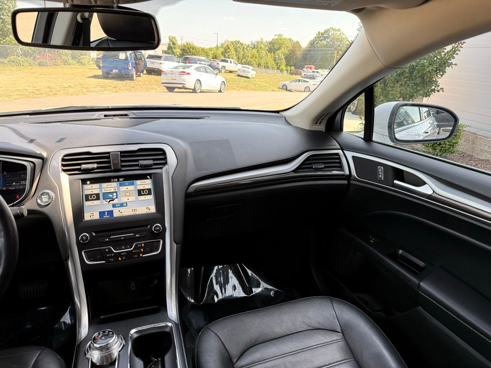 Used 2018 Ford Fusion SE w/ Equipment Group 602A FWD image 22