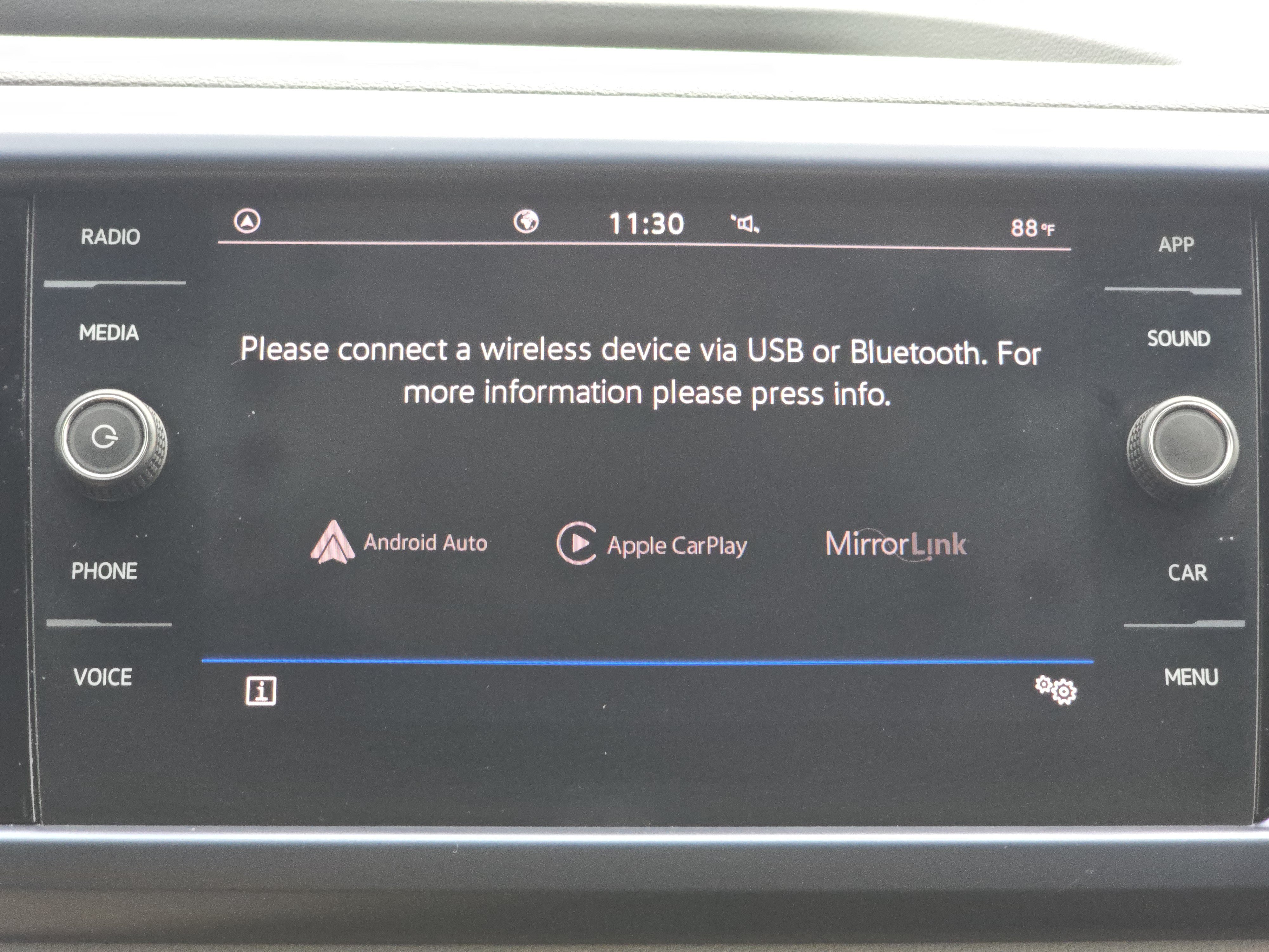 Used 2022 Volkswagen Taos SE FWD image 9