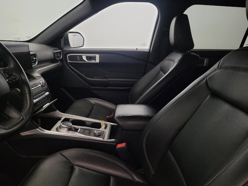 Used 2020 Ford Explorer XLT w/ Equipment Group 202A image 17