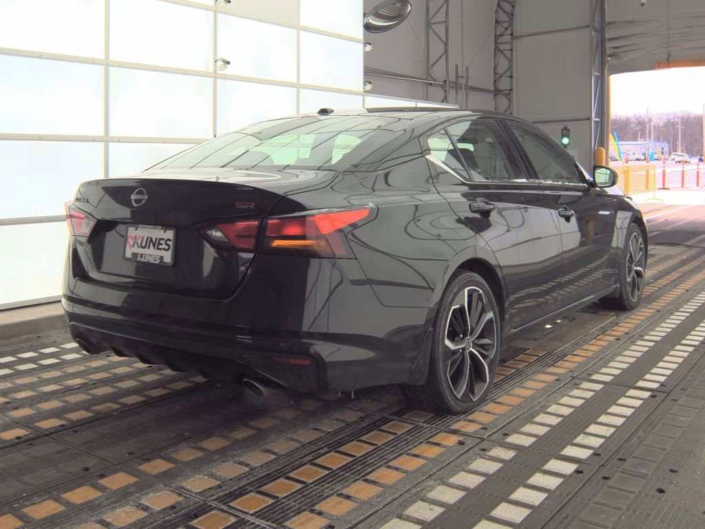Used 2024 Nissan Altima 2.5 SR image 6