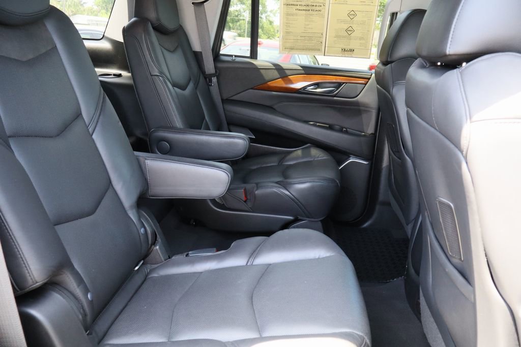 Used 2020 Cadillac Escalade Premium Luxury RWD image 34