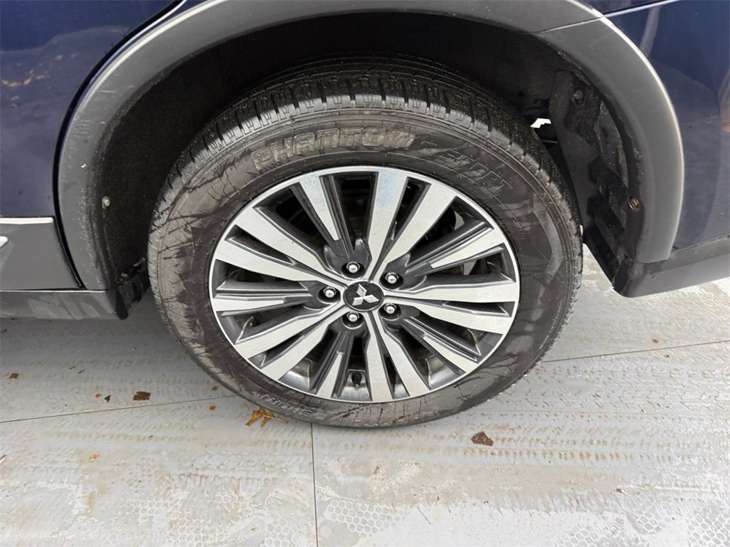 Used 2020 Mitsubishi Outlander ES image 35